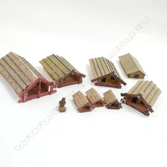 5 LARGE PAPER MARAE + 3 SMALLER