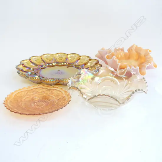 4 PCES CARNIVAL GLASS