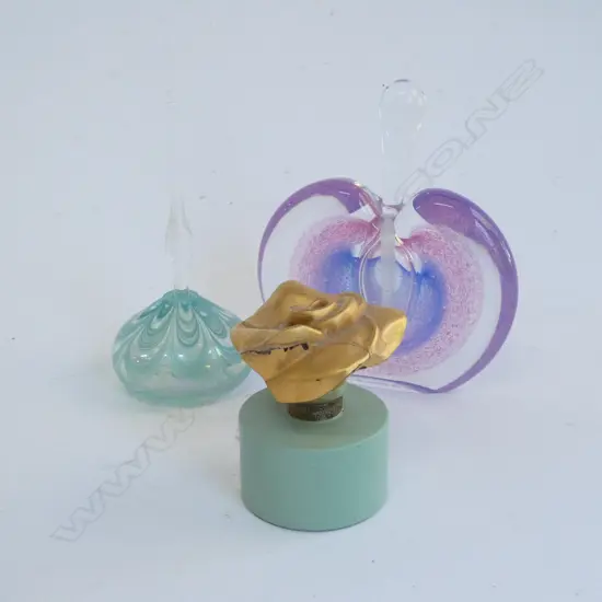 3 ART GLASS PERFUME BOTTLES. 1 STOPPER A.F.