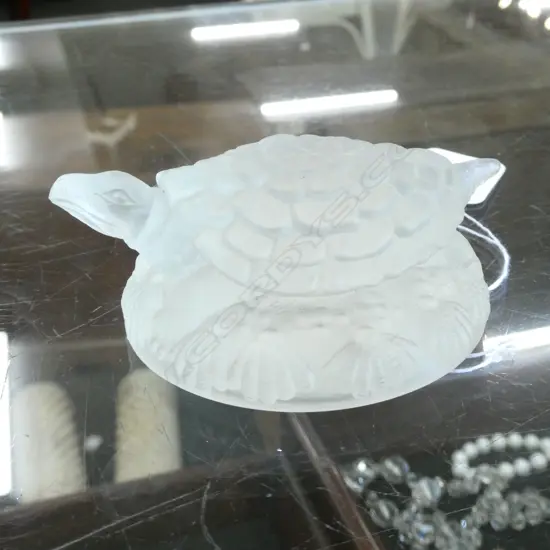 FENTON OPAQUE GLASS PAPER WEIGHT