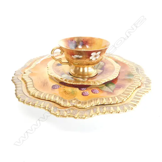 4 PCES SIGNED HAND PAINTED CAVERSWALL (M. BATES, K. HANCOCK)