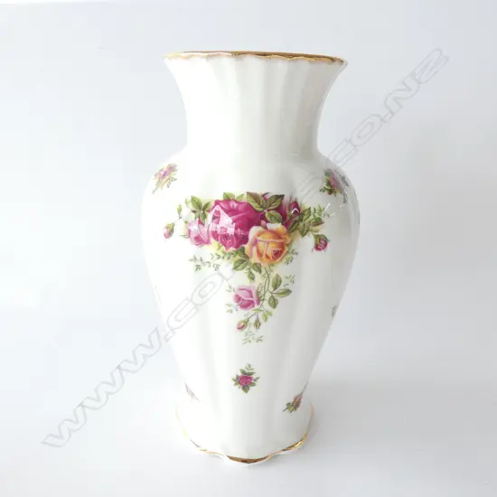 ROYAL ALBERT OLD COUNTRY ROSES MONTROSE VASE 225MM