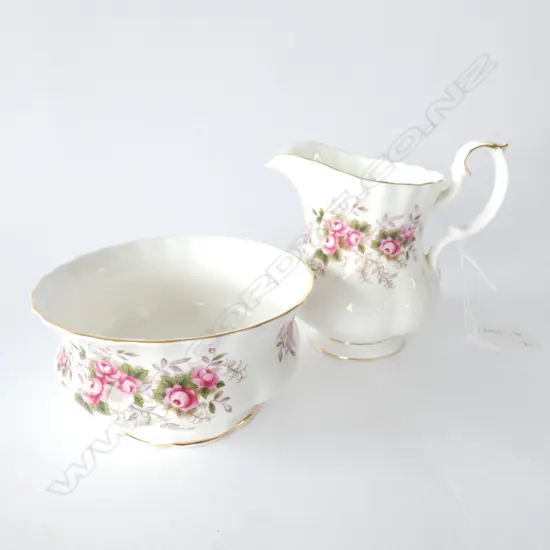ROYAL ALBERT LAVENDER ROSE MILK & SUGAR