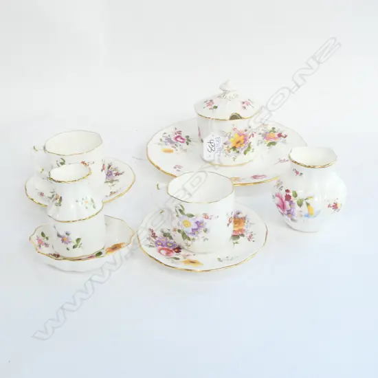 9 PCES ROYAL CROWN DERBY POSIES