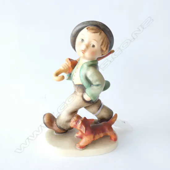 HUMMEL STROLLING ALONG #5 TMK2 STAMPED FULL BEE