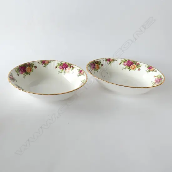 2 X ROYAL ALBERT OLD COUNTRY ROSES OVAL SERVING DISHES 230 X 190