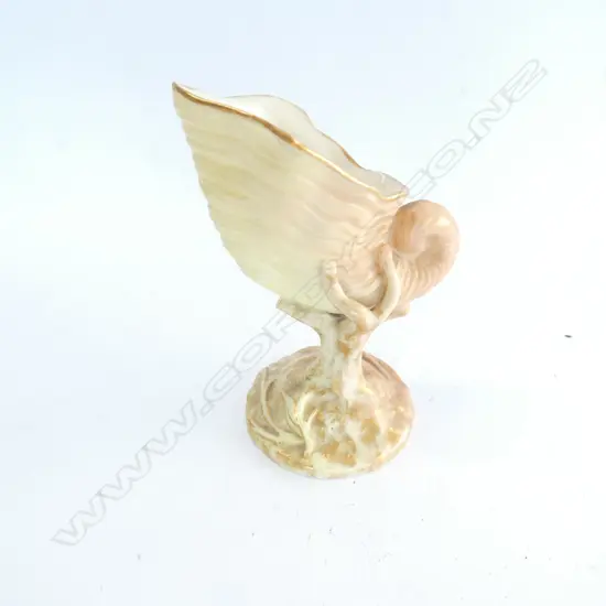 VICT. ROYAL WORCESTER NAUTILUS SHELL PEDESTAL VASE