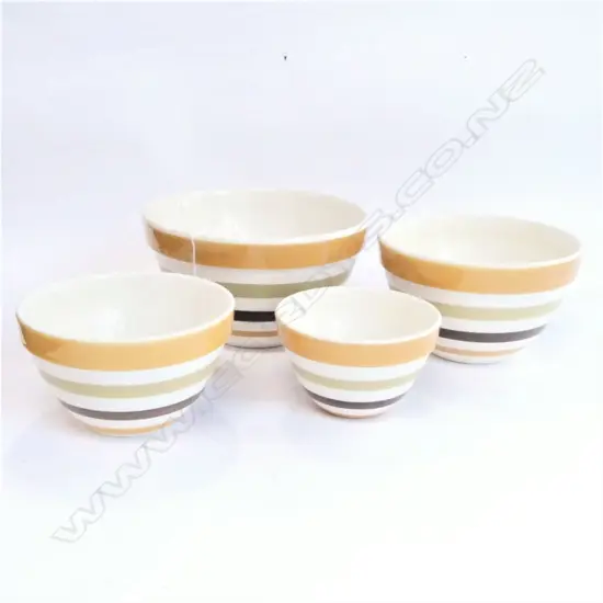 GRADUATED SET OF 4 CROWN LYNN BOWLS 220MM DIA