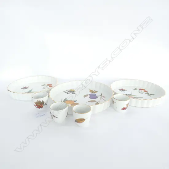 3 R/WORCESTER EVESHAM FLAN DISHES 230MM DIA