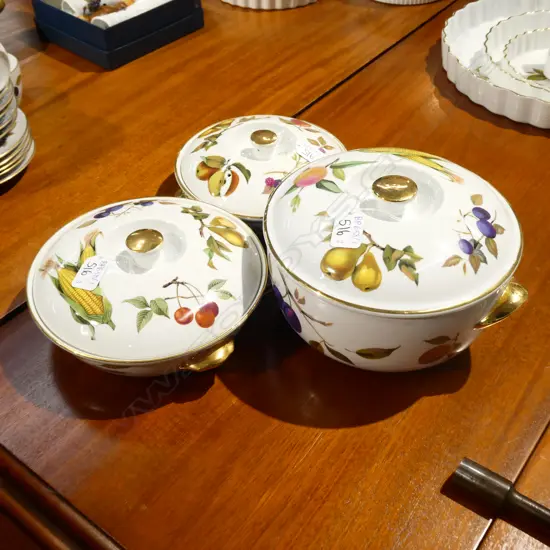 3 R/WORCESTER EVESHAM LIDDED TUREENS