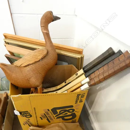 BOX LOT VINTAGE TENNIS RACKETS, BAT & GOOSE 