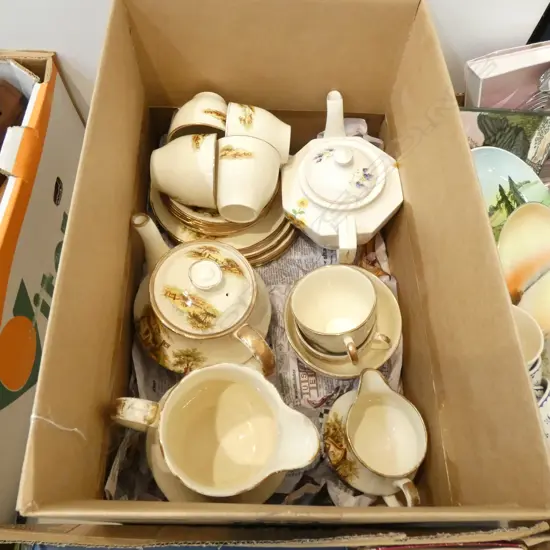 ALFRED MEAKIN TEASET 21PCE + TUNSTALL TEAPOT