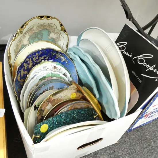 BOX LOT COLLECTORS PLATES 
