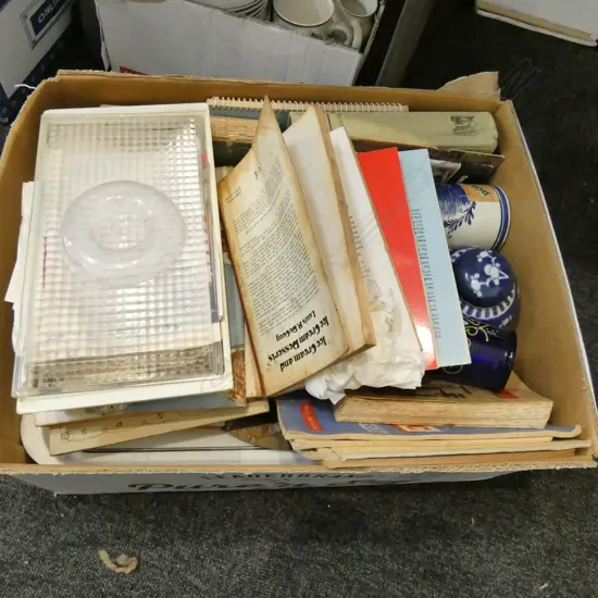 BOX LOT VINTAGE RECIPE BOOKS ETC