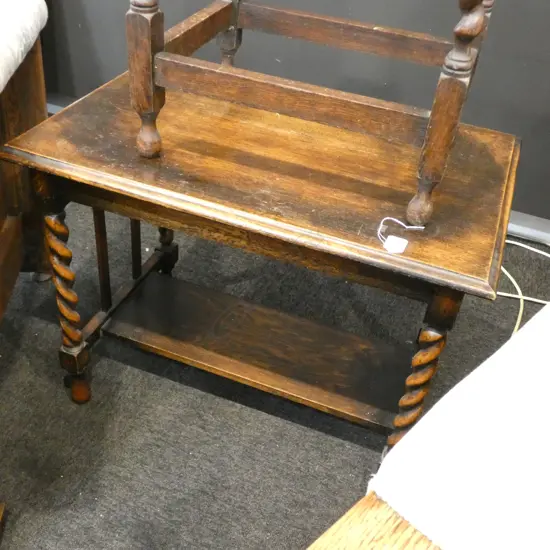 SMALL 1930'S DARK OAK SIDE TABLE BARLEY TWIST