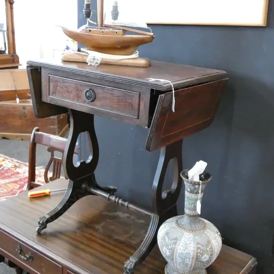 REGENCY STYLE DROPSIDE TABLE L 500 MM