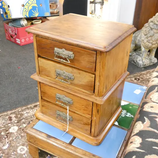 MOTTLED KAURI & REWAREWA SMALL COLONIAL DISPLAY CHEST H. 355 W. 280MM