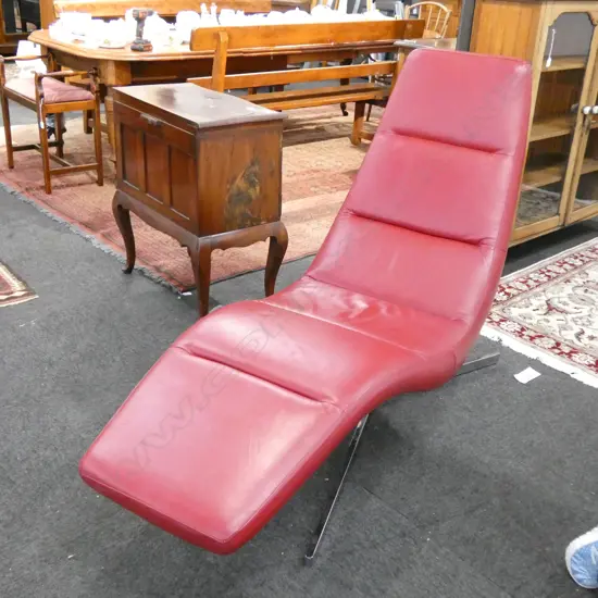 BOCONCEPT 'SOLO' RED LEATHER LOUNGER