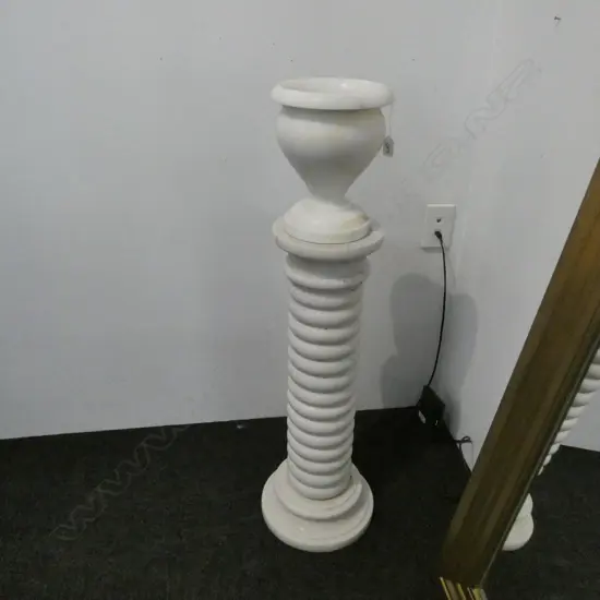 ALABASTER PLINTH WITH URN 