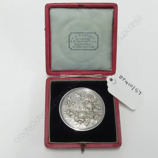 AUCKLAND CHRYSANTHEMUM SOCIETY CASED SILVER MEDAL