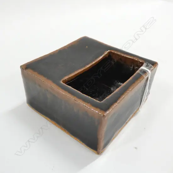 CHINESE BRUSH WASHER DARK GLAZE SQ. FORM