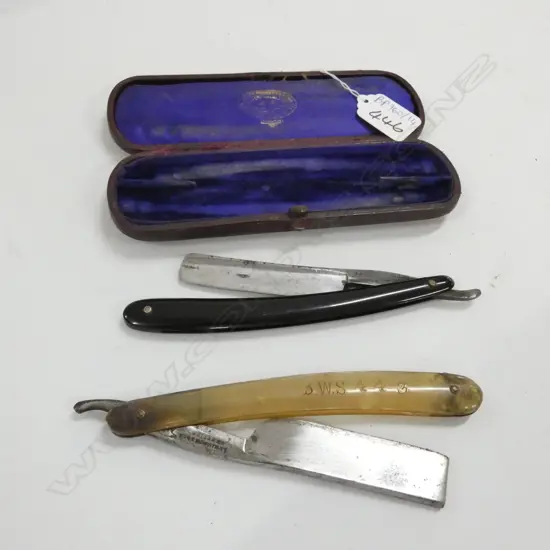 2 CUT THROAT SRAIGHT RAZERS IN CASE