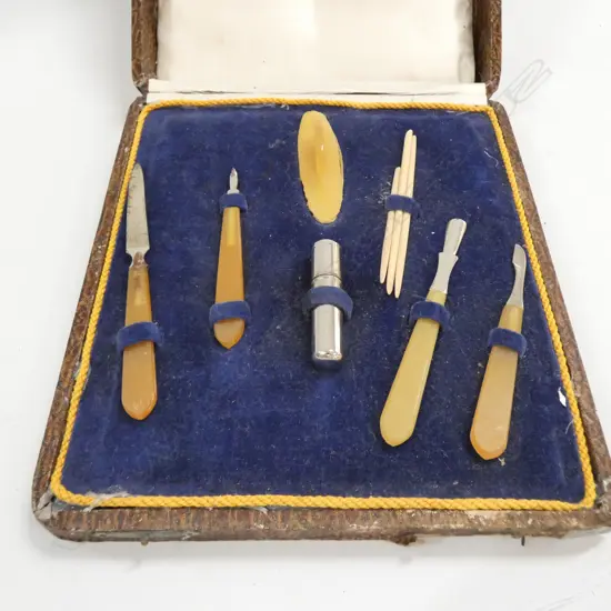 ANTIQUE BOXED MANICURE SET