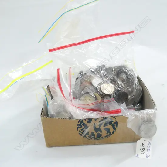 BOX OF VINTAGE WORLD COINAGE 3kgs