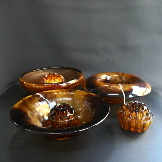 3 DEPRESSION CLOUD GLASS BOWLS + 3 FROGS