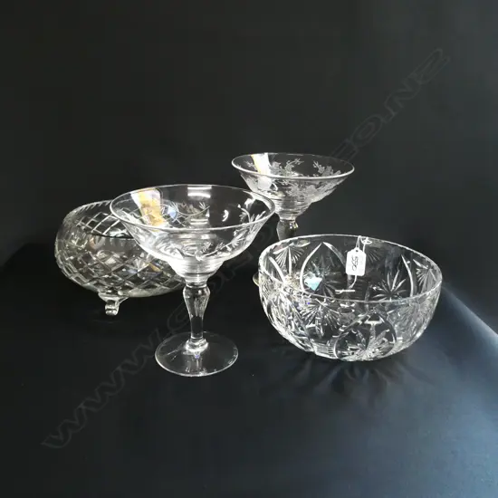 2 CRYSTAL BOWLS AND 2 ETCHED CRYSTAL COMPORTS