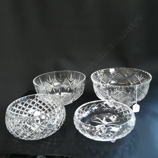 4 CUT CRYSTAL BOWLS D 230 MM