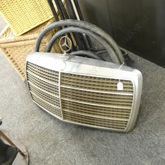 MERCEDES GRILL W.720mm