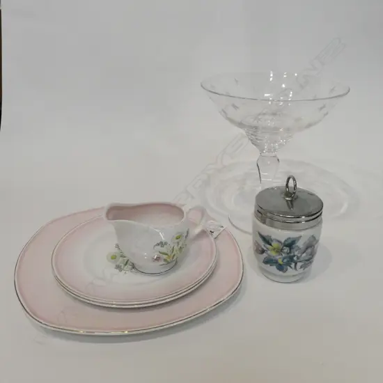 4 PCES SUSIE COOPER, EGG CODDLER, LG COCKTAIL GLASS