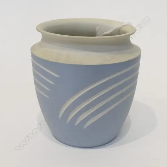 WEDGWOOD 1980 MODERN VASE 103 MM