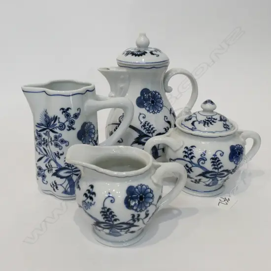 4 PCES BLUE DANUBE; COFFEE POT, MILK, JUG, SUGAR