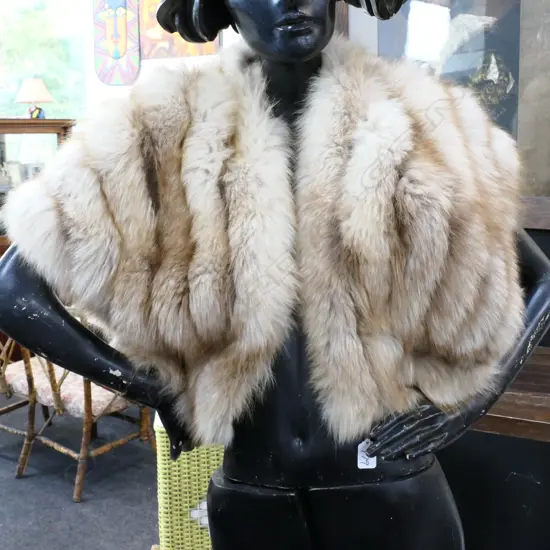 ARTIC FOX FUR CAPE 