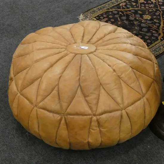 LEATHER POUF MINOR STITCHING LOSS TO BASE