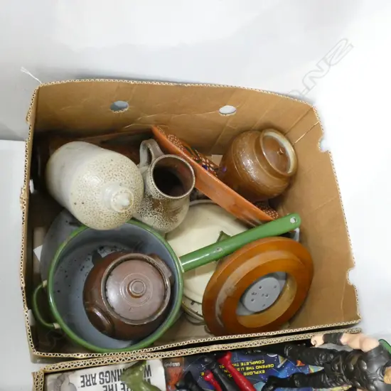 BOX LOT SALT GLAZE POTTERY, STEWART BRUNDY JUG H. 205MM