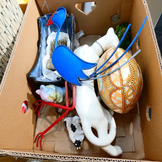 LOT ASST CERAMIC FROGS/PANTHER/PUKEKO NAVY HAT ETC