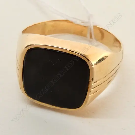 14CT GOLD & ONYX GENT'S RING 5.51gm