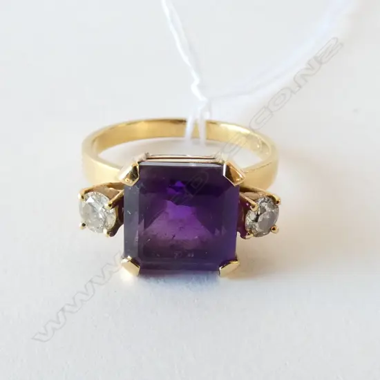 18CT GOLD AMETHYST AND DIAMOND RING