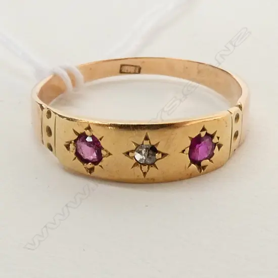18CT RUBY AND DIAMOND GYPSY STYLE RING O SIZE