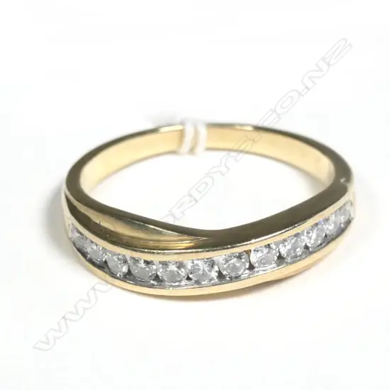 9CT GOLD AND DIAMOND RING