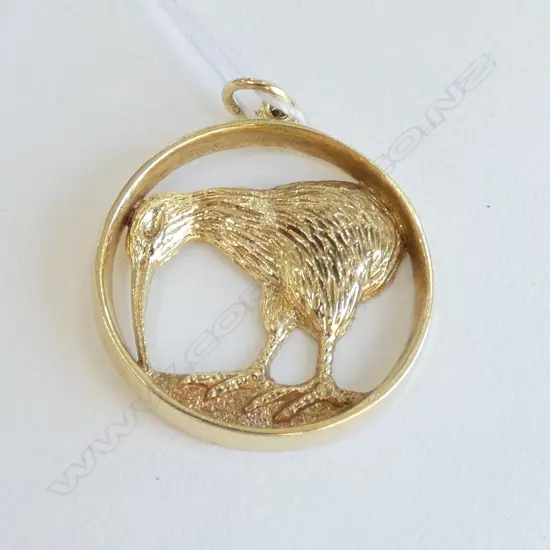 14K Yellow GOLD KIWI PENDANT 5.96