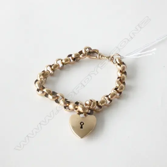 9CT GOLD BELCHER CHAIN BRACELET WITH HEART PADLOCK & DOG CLIP 21.33gm