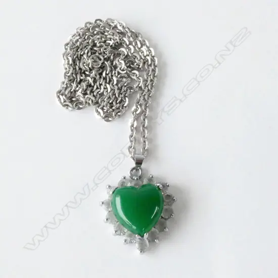 SILVER & JADEITE HEART PENDANT ON CHAIN