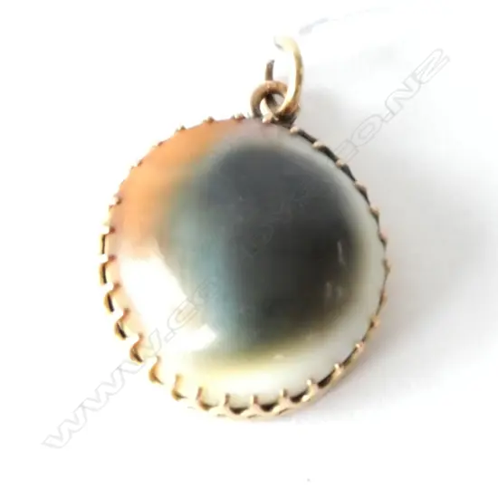 9CT COLONIAL CATS EYE PENDANT