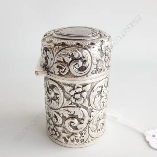 LATE VICTORIAN SILVER SMELLING SALTS JAR. B.1896
