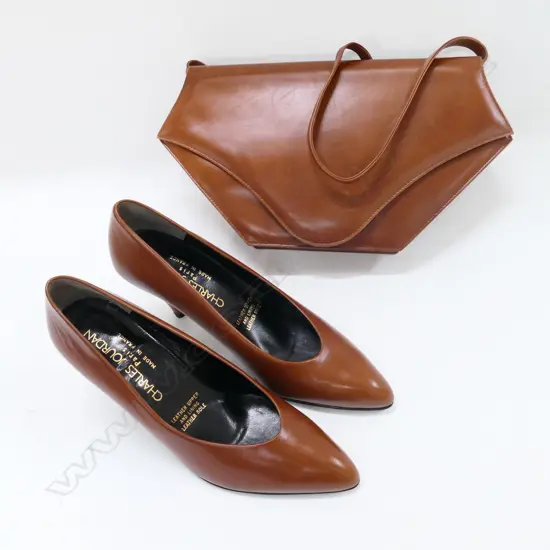 PAIR CHARLES JOURDAN LEATHER SHOES IN ORIGINAL BOX - UNWORN SIZE 7 1/2 PLUS MATCHING HANDBAG