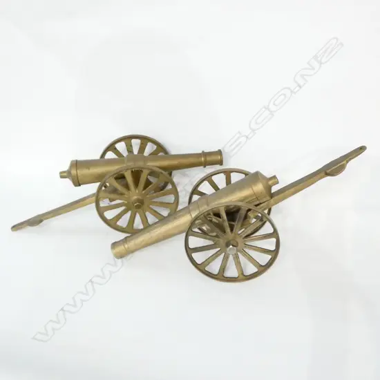 2 BRASS CANNONS l 410 mm